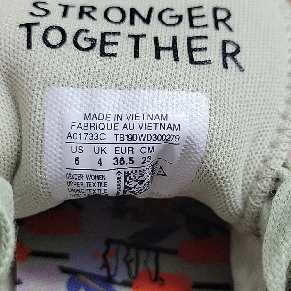Converse shoes women Brand new platform.